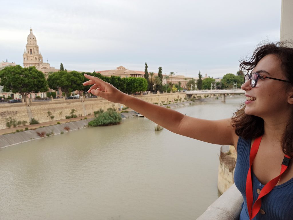 Tourist guide in the oldest bridge
